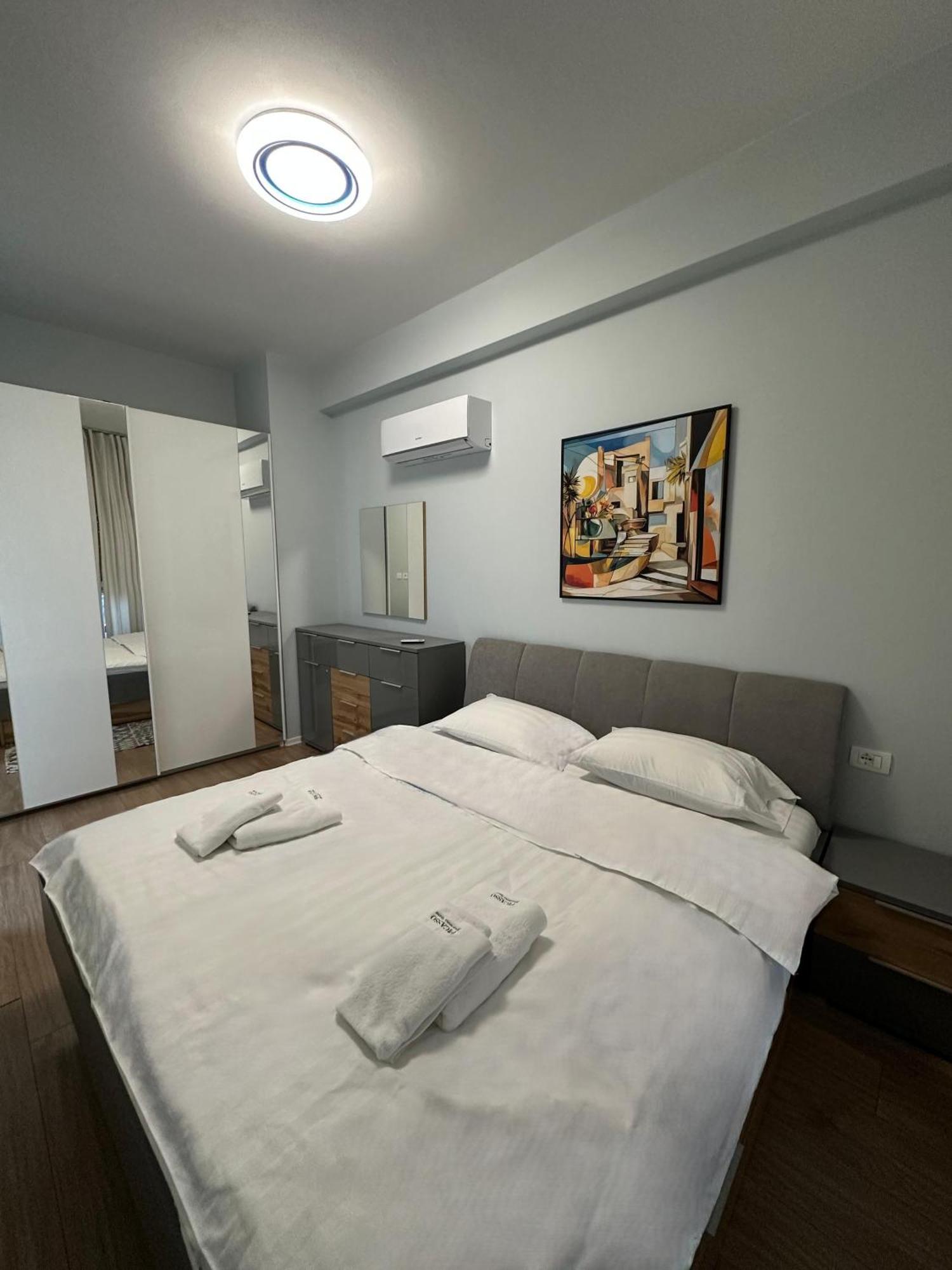 Picasso Apartment Тирана Экстерьер фото