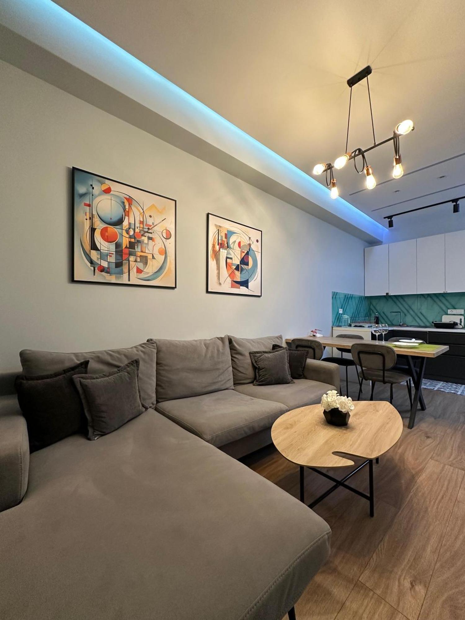 Picasso Apartment Тирана Экстерьер фото